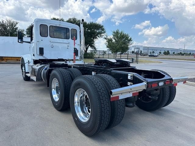 2026 Peterbilt 567 in Fort Worth, TX — photo 6