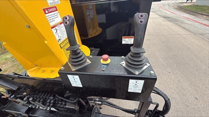 2025 Peterbilt 537 in Dallas, TX — photo 12