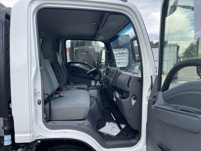 2026 Isuzu NRR in Orlando, FL — photo 17