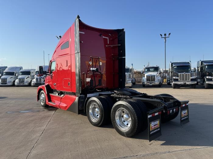 2024 Kenworth T680 in Houston, TX — photo 4