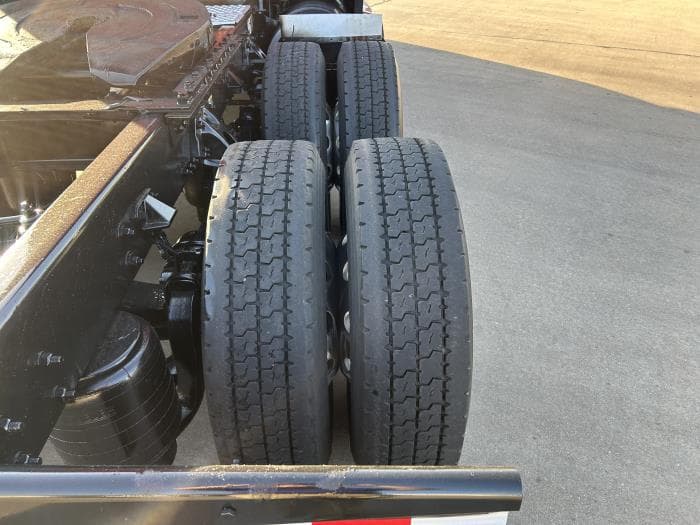 2024 Kenworth T680 in Houston, TX — photo 12