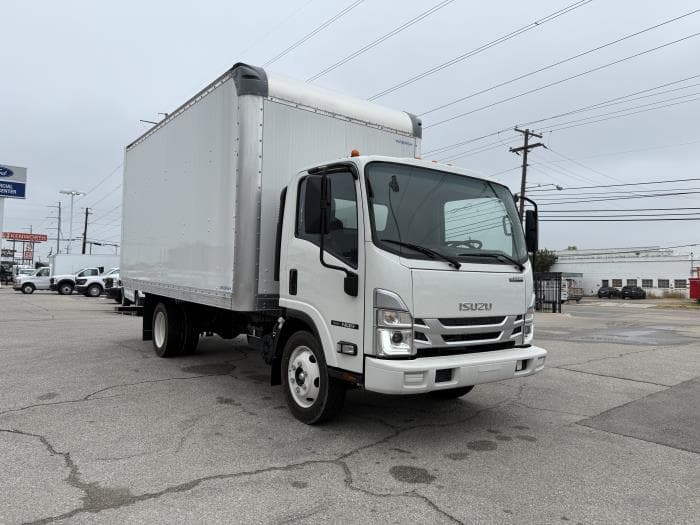 2025 Isuzu NQR in Dallas, TX — photo 5