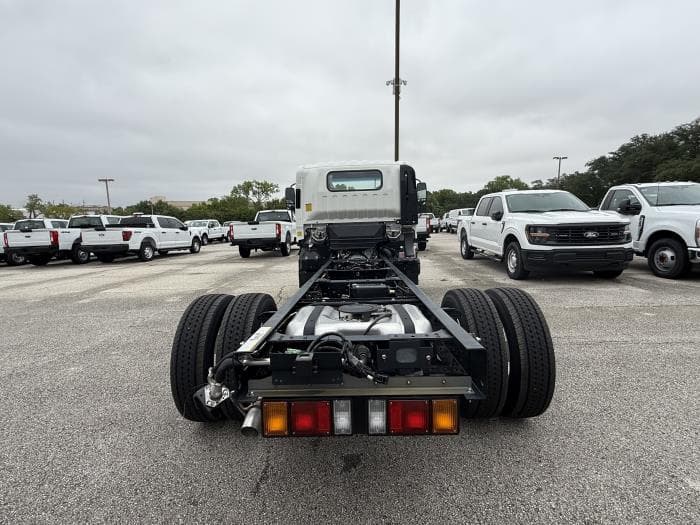 2025 Isuzu NRR in Dallas, TX — photo 8