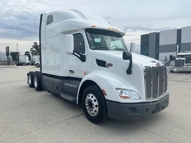 2021 Peterbilt 579 in Fontana, CA — photo 13