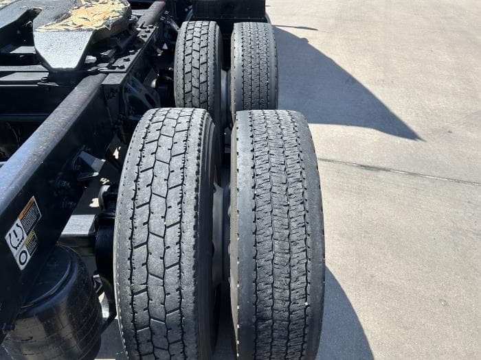 2024 Kenworth T680 in Houston, TX — photo 12