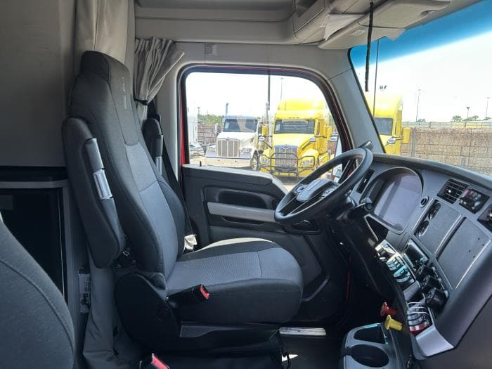 2024 Kenworth T680 in Houston, TX — photo 24