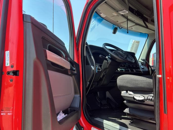 2024 Kenworth T680 in Houston, TX — photo 25