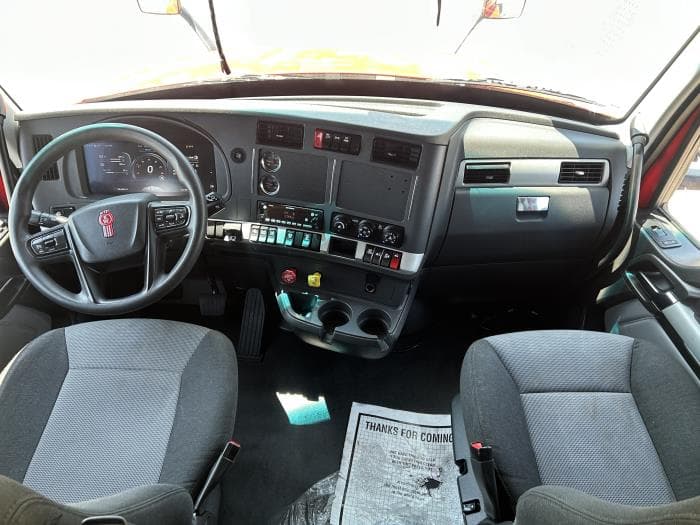 2024 Kenworth T680 in Houston, TX — photo 36