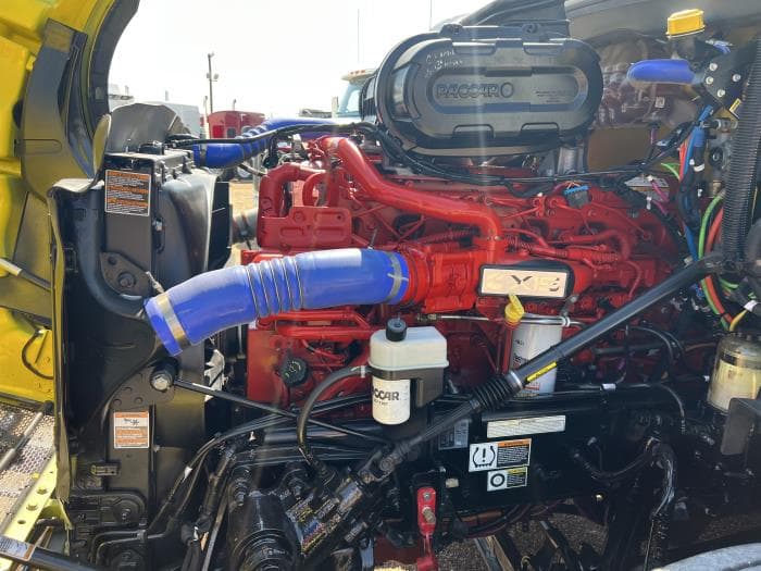 2024 Peterbilt 579 in Dallas, TX — photo 4