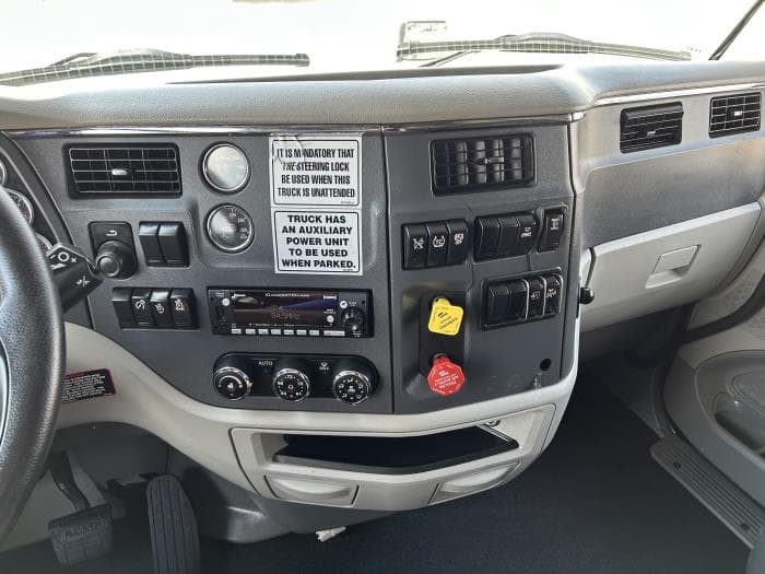 2022 Peterbilt 579 in Houston, TX — photo 38