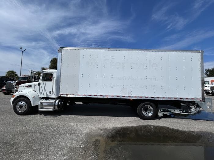 2020 Peterbilt 337 in Orlando, FL — photo 3