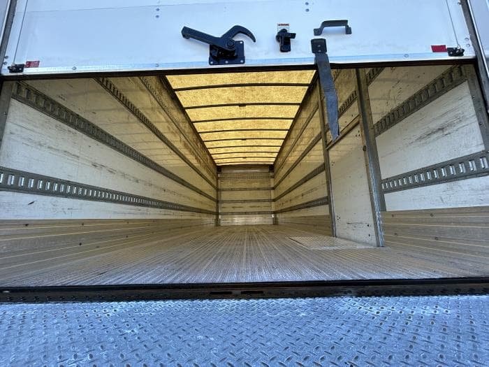 2020 Peterbilt 337 in Orlando, FL — photo 6