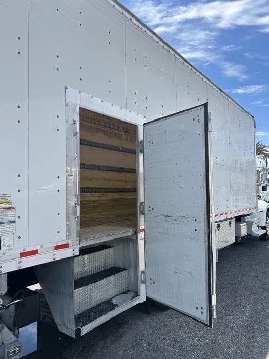 2020 Peterbilt 337 in Orlando, FL — photo 12