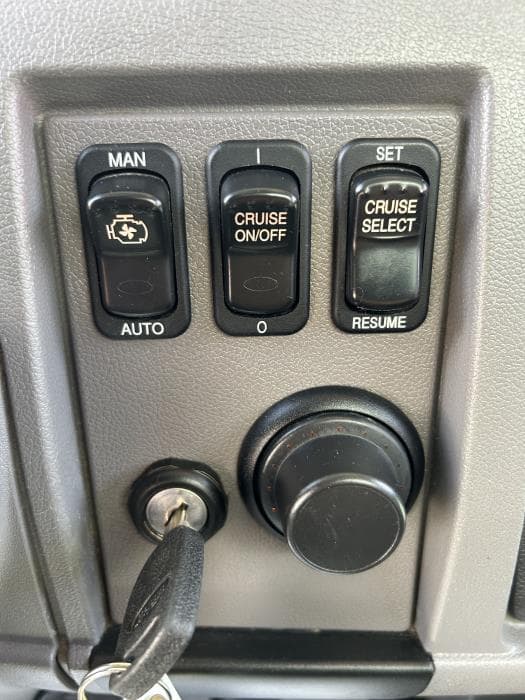 2020 Peterbilt 337 in Orlando, FL — photo 24