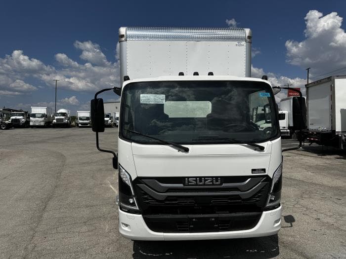 2025 Isuzu NRR in Austin, TX — photo 4