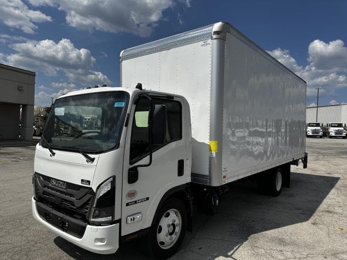 2025 Isuzu NRR in Austin, TX — photo 2