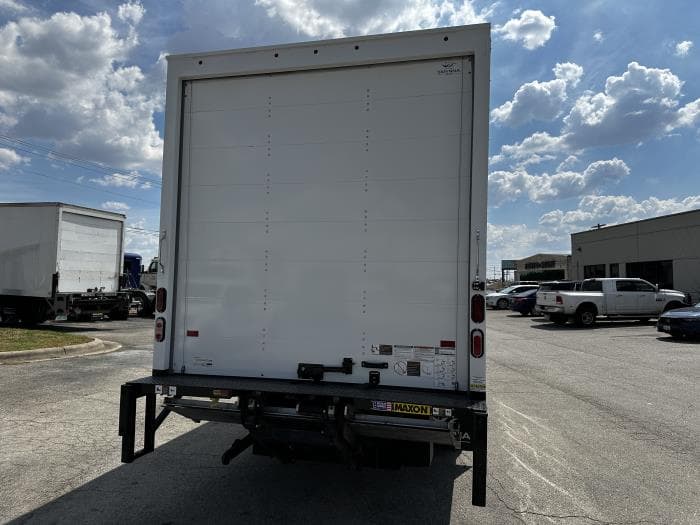 2025 Isuzu NRR in Austin, TX — photo 7