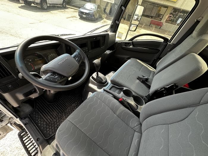 2025 Isuzu NRR in Austin, TX — photo 12