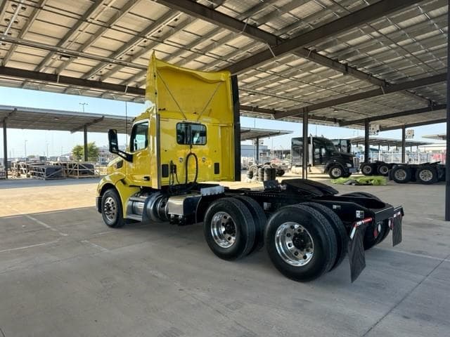 2021 Peterbilt 579 in San Antonio, TX — photo 4