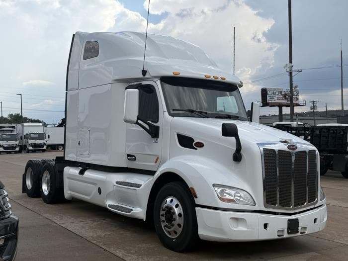 2022 Peterbilt 579 in Lowell, AR — photo 8