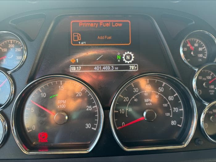 2021 Peterbilt 579 in Dallas, TX — photo 13