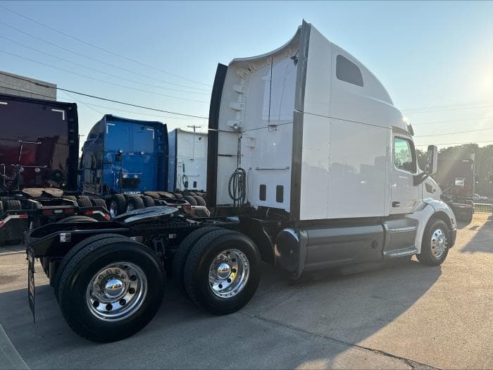 2021 Peterbilt 579 in Dallas, TX — photo 17