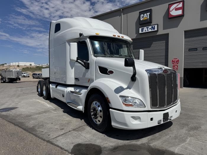 2022 Peterbilt 579 in El Paso, TX — photo 4