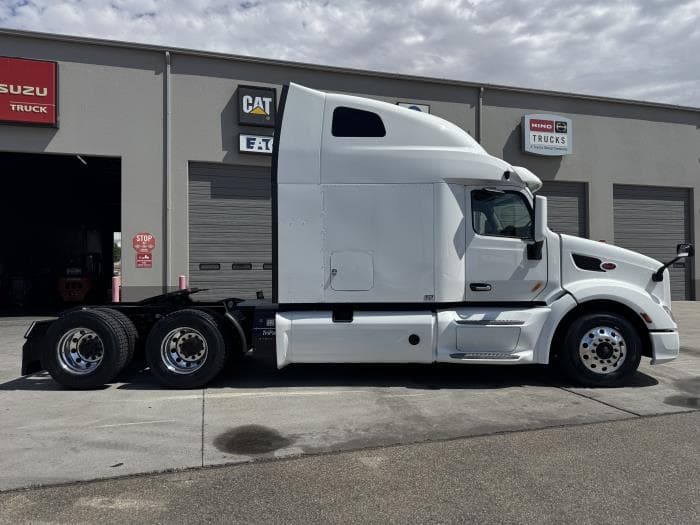 2022 Peterbilt 579 in El Paso, TX — photo 5