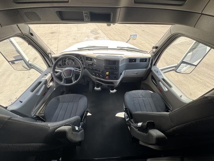 2022 Peterbilt 579 in El Paso, TX — photo 31