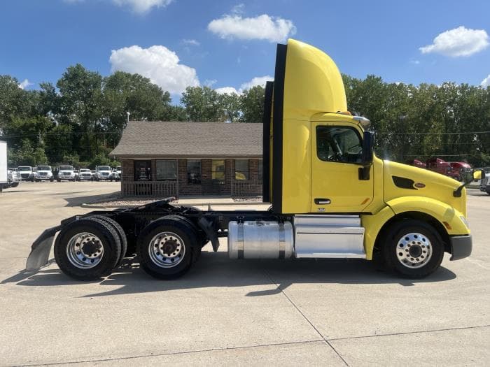 2021 Peterbilt 579 in Kansas City, MO — photo 6