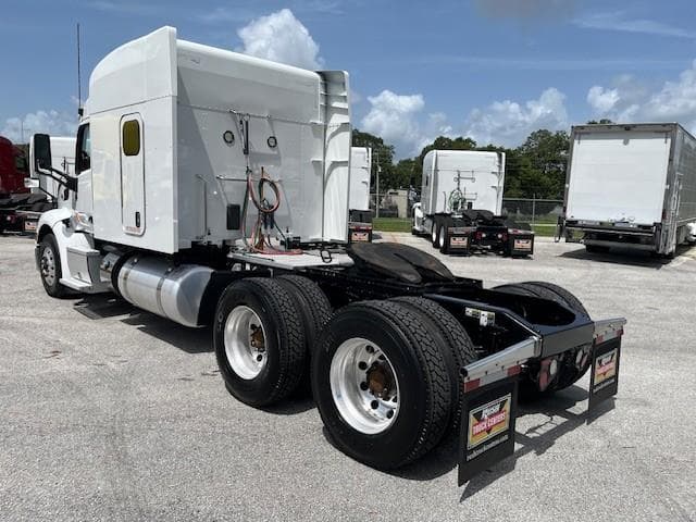 2022 Peterbilt 579 in Tampa, FL — photo 4