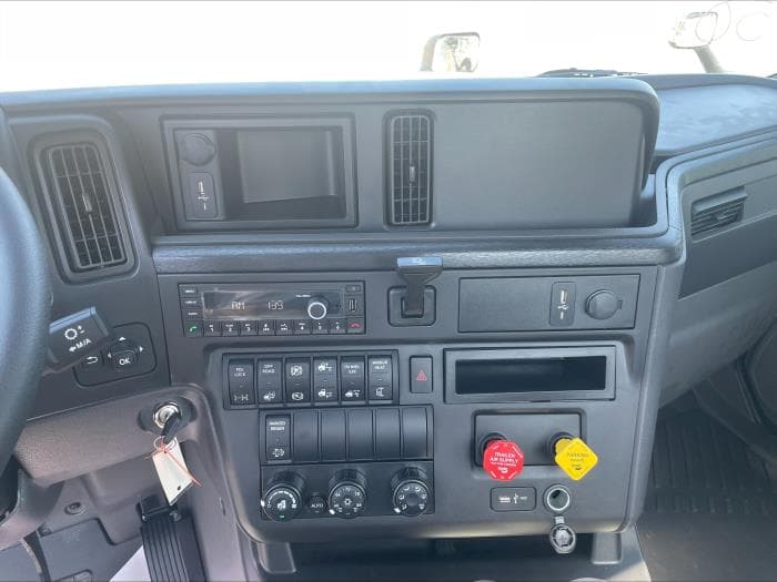 2026 International LT in Cincinnati, OH — photo 19