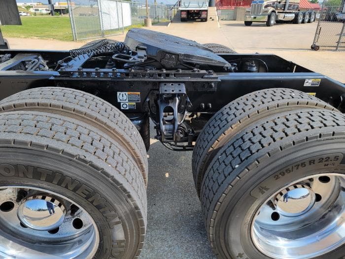 2021 Peterbilt 579 in Tulsa, OK — photo 12