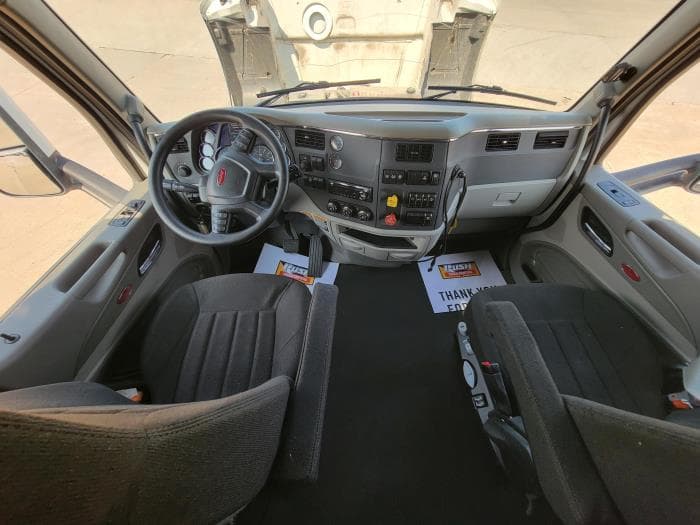 2021 Peterbilt 579 in Tulsa, OK — photo 16