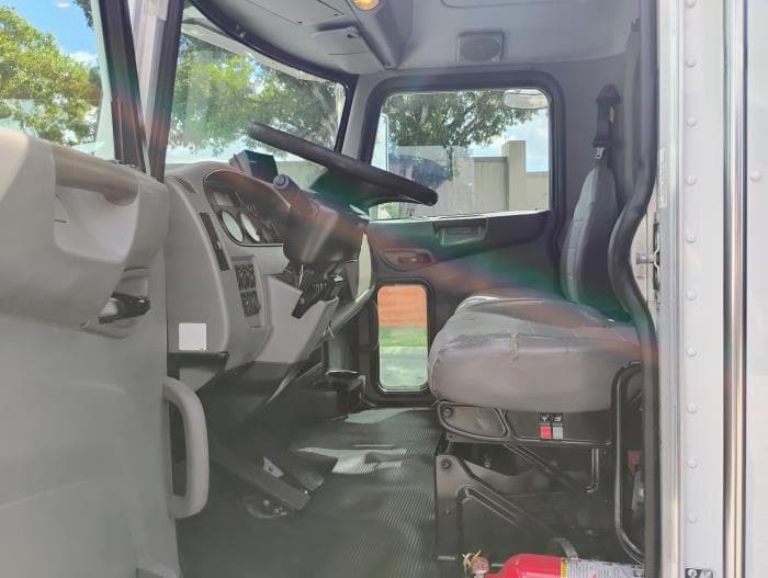 2019 Peterbilt in Tampa, FL — photo 17