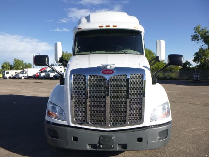 2021 Peterbilt 579 in Denver, CO — photo 3