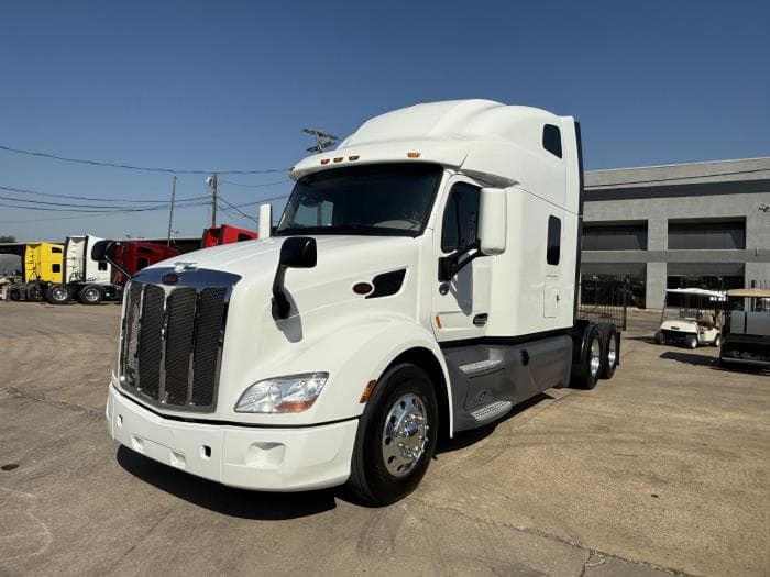 2022 Peterbilt 579 in Dallas, TX — photo 14