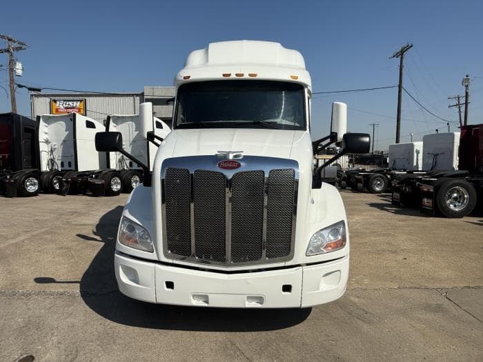 2022 Peterbilt 579 in Dallas, TX — photo 17