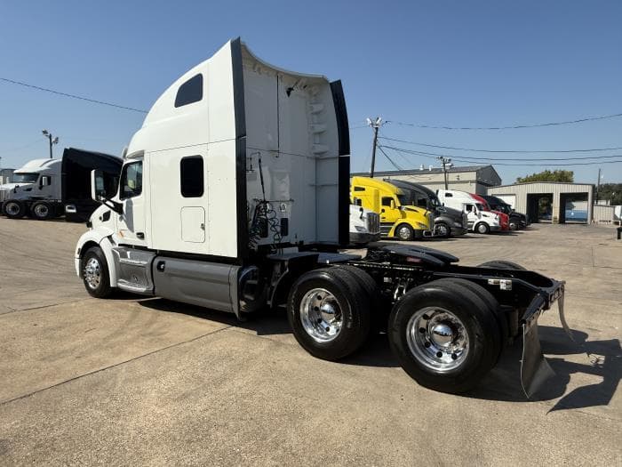 2022 Peterbilt 579 in Dallas, TX — photo 35