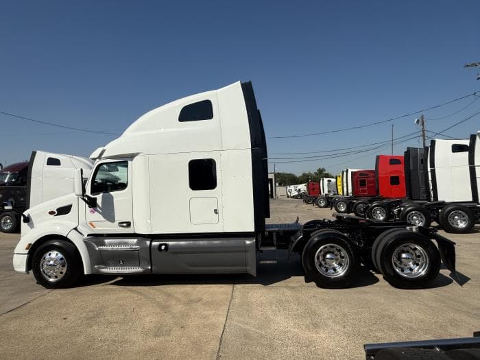 2022 Peterbilt 579 in Dallas, TX — photo 36