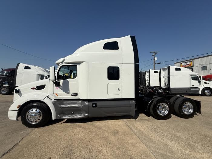 2022 Peterbilt 579 in Dallas, TX — photo 38
