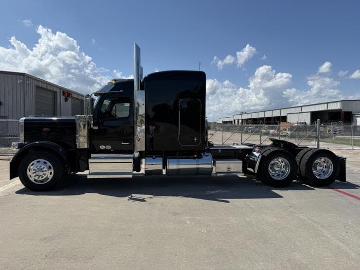 2026 Peterbilt 589 in Houston Northwest, TX — photo 3