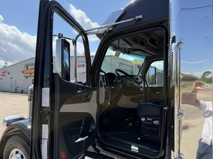2026 Peterbilt 589 in Houston Northwest, TX — photo 13