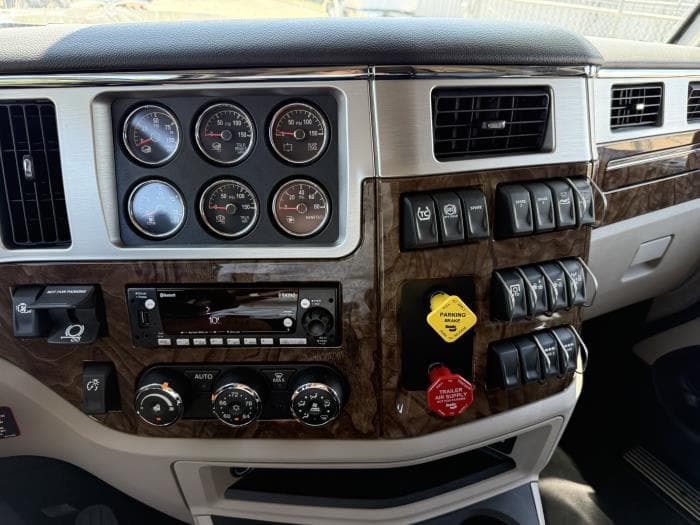 2026 Peterbilt 589 in Houston Northwest, TX — photo 16