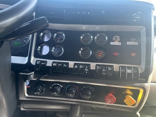 2019 Kenworth T800 in Fontana, CA — photo 13