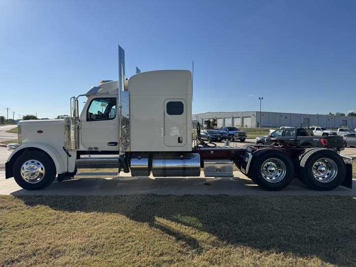 2026 Peterbilt 589 in College Station, TX — photo 9