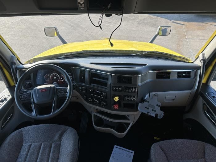 2024 Peterbilt 579 in Houston, TX — photo 36