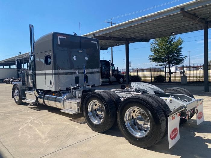 2026 Peterbilt 589 in Corpus Christi, TX — photo 5