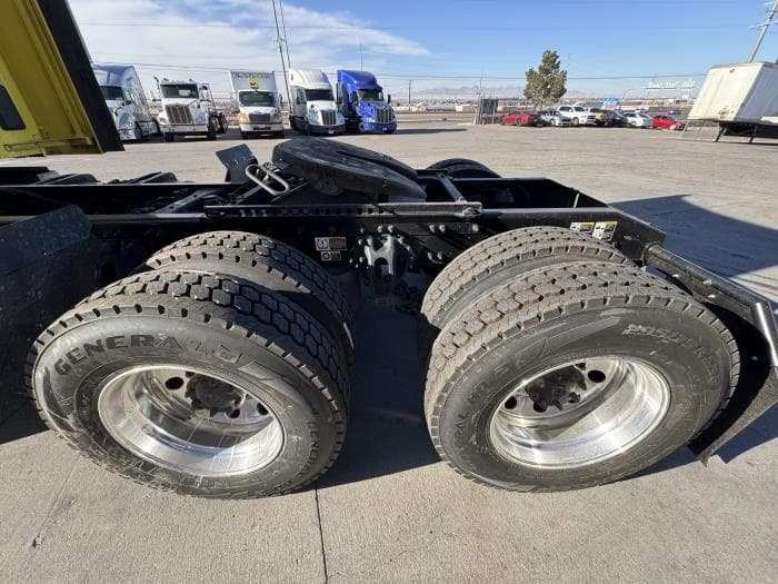 2021 Peterbilt 579 in Amarillo, TX — photo 9