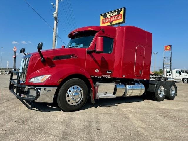 2022 Peterbilt 579 in Tulsa, OK — photo 2